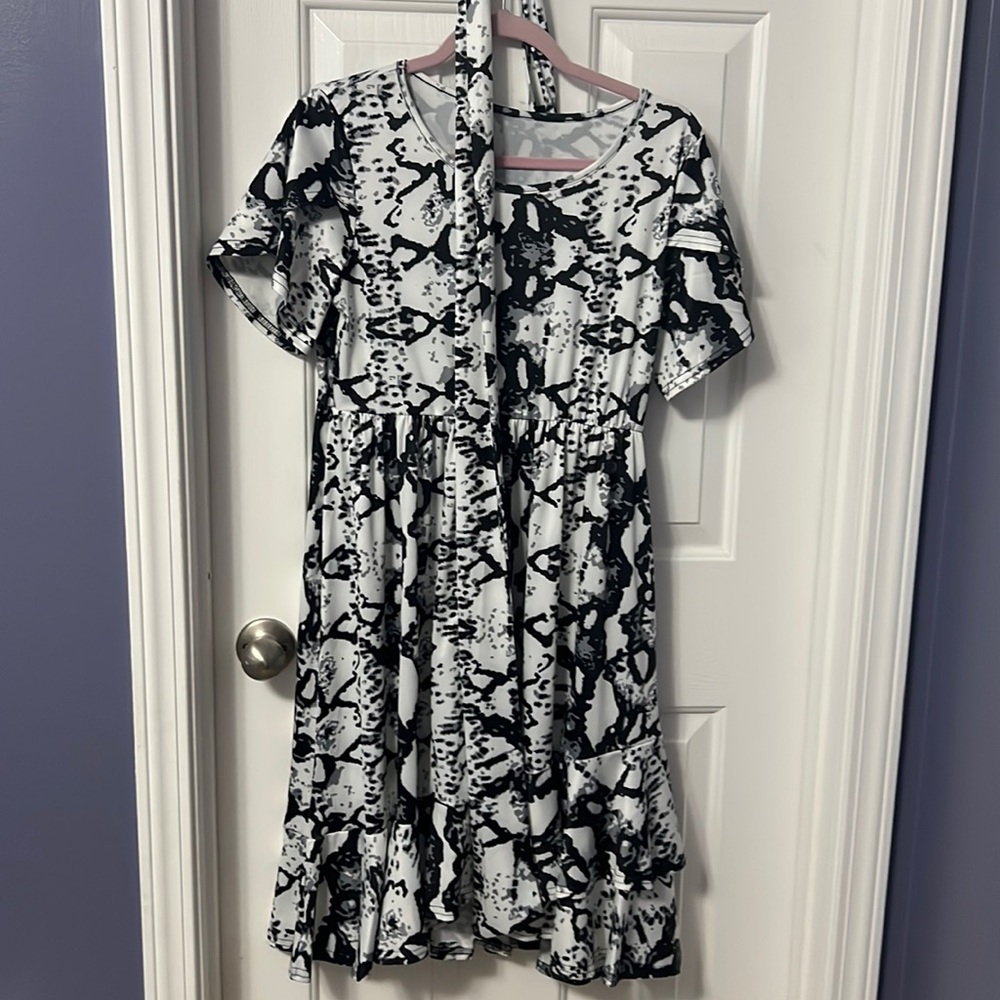 Medium Black & Gray print on White background Dress.